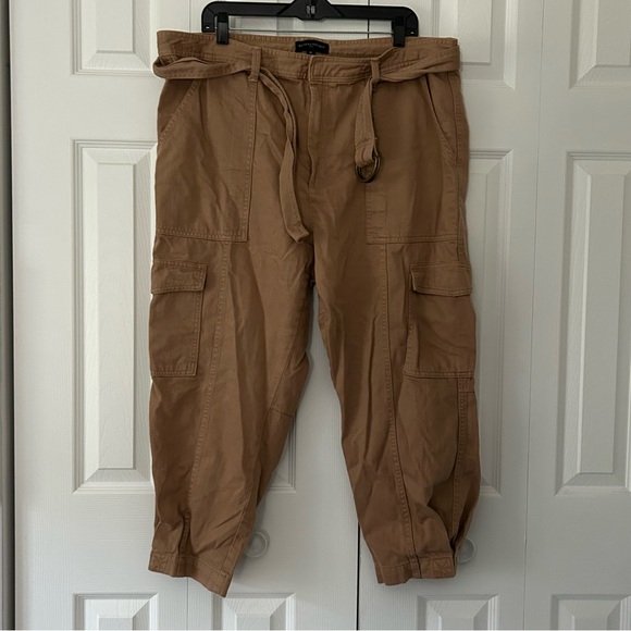 Banana Republic Pants - Banana Republic Jogger Cut Cargo Pants
